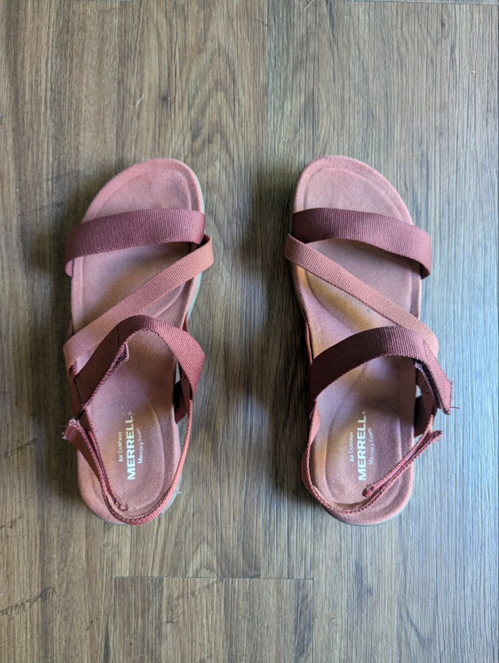 Merrell Women's Strappy Sandals in Burgundy Sz 9